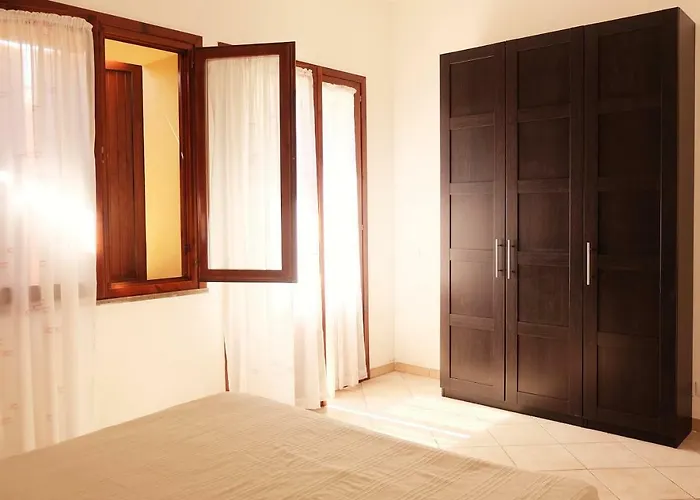 Roccabianca Nyaraló *